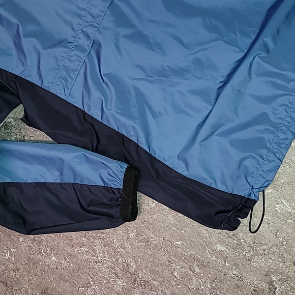 Vintage. 90s. Nike. Full-zip windbreaker. Like-new. Men's size Large. - Picture 12 of 16